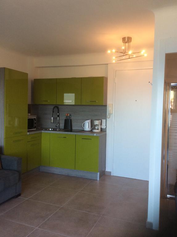 Studio On The Croisette With Sea View Appartamento